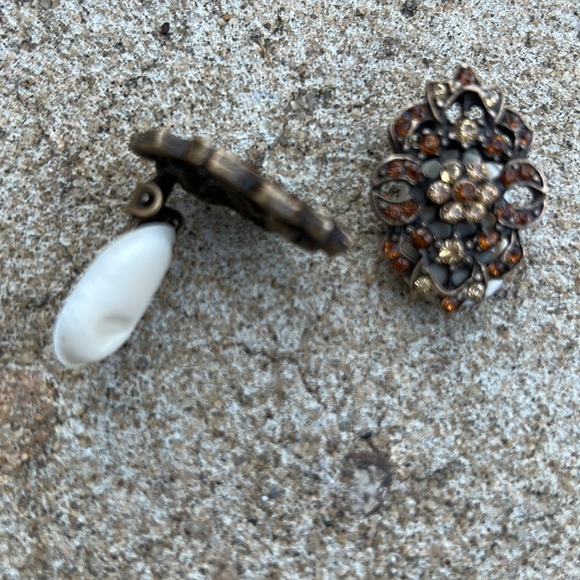 Vintage Bronzed Art Deco Inspired Clip On Earrings - Picture 5 of 6